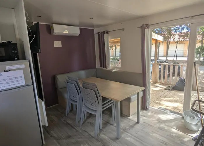 Kemp Mobil De Gamme 6 Personnes 4 Etoiles Marvilla Barcares *
